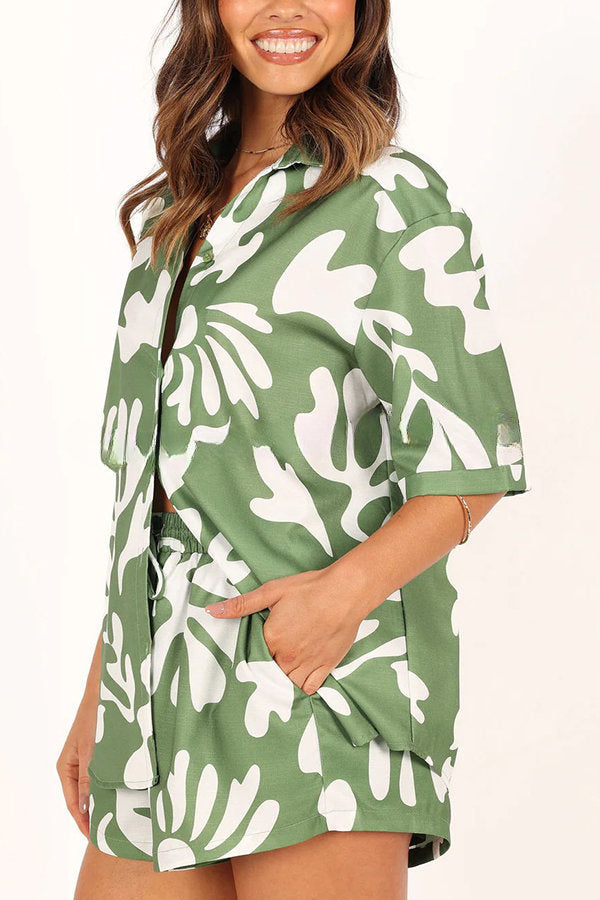 Effortlessly Elegant Blouse with a Timeless Design