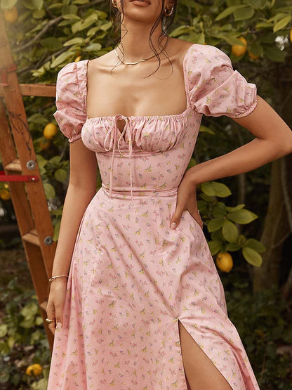 Classic Vintage Dress with a Flattering Fit