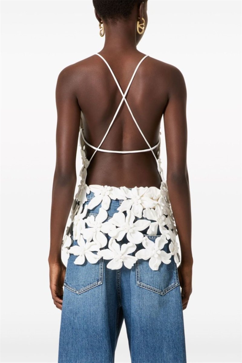 Effortlessly Elegant Top with a Timeless Design