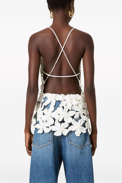 Effortlessly Elegant Top with a Timeless Design