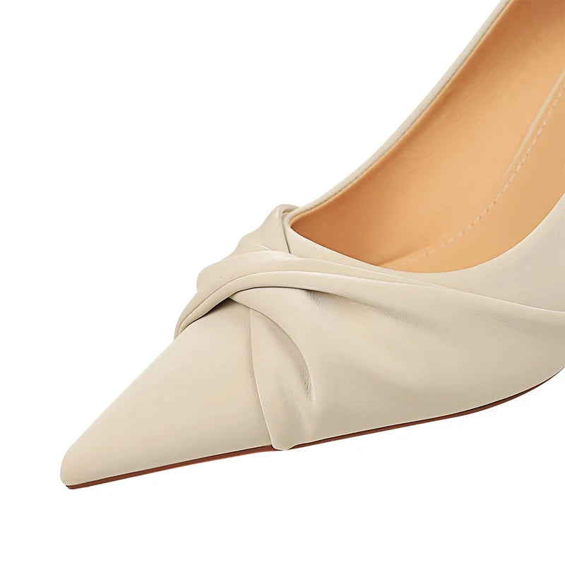 Beautifully Finished Heels in a Timeless Design