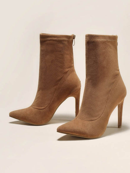 Beautifully Finished Boots in a Timeless Design