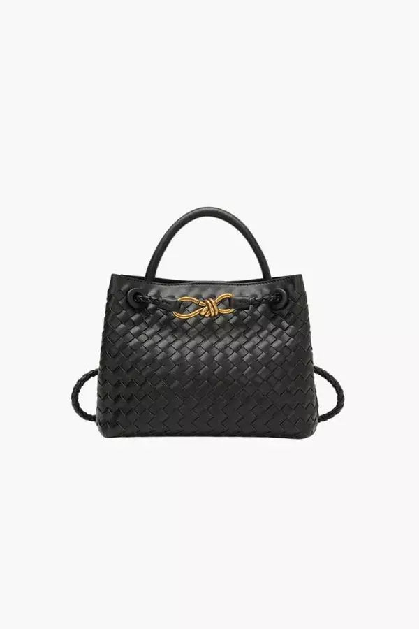 Gracefully Styled Bag for Any Occasion