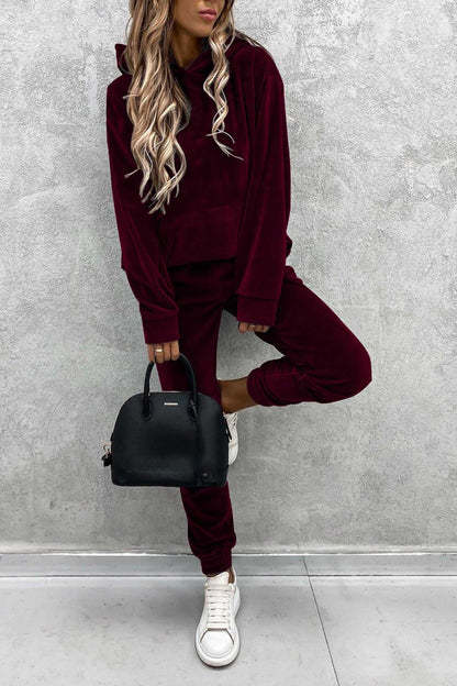 Effortlessly Elegant Pants with a Timeless Design