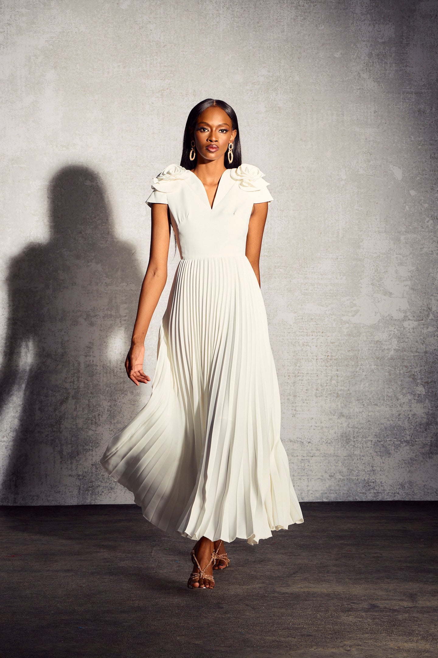 Effortlessly Elegant Dress with a Timeless Design