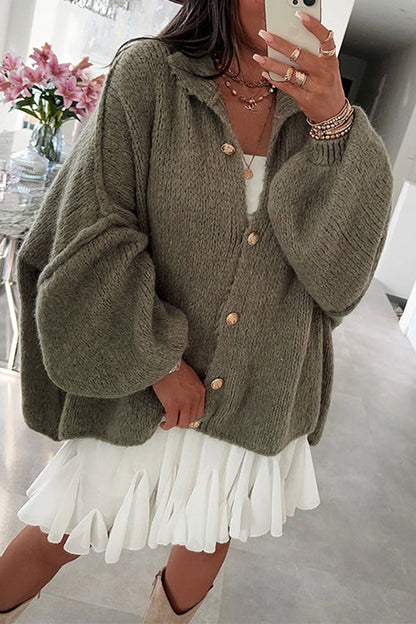 Effortlessly Elegant Cardigan with a Timeless Design