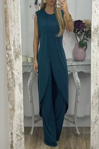 Effortlessly Elegant Garment with a Timeless Design