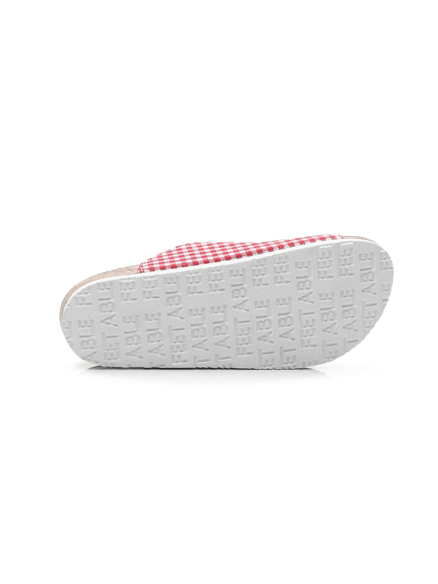 Effortlessly Elegant Sandals with a Timeless Design