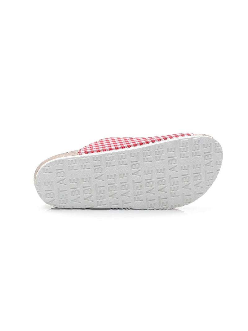 Effortlessly Elegant Sandals with a Timeless Design
