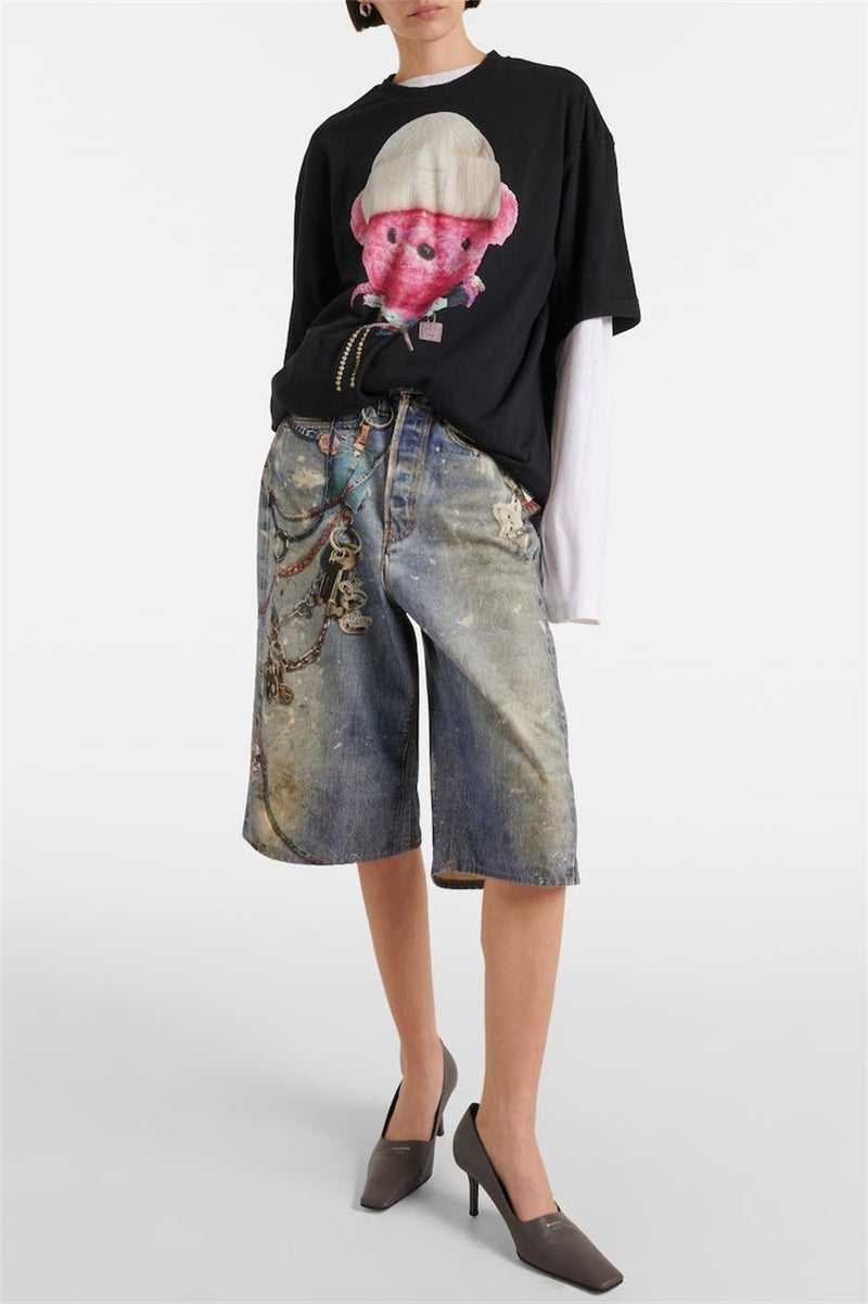 Sophisticated Garment with a Clean Classic Look