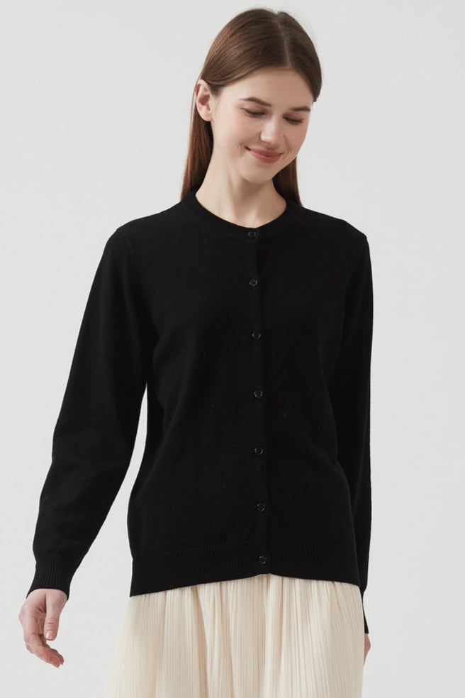 Gracefully Styled Cardigan for Any Occasion