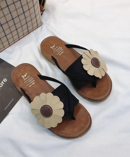 Well Tailored Sandals with a Graceful Silhouette