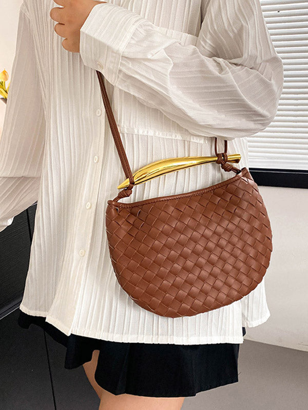 Well Tailored Bag with a Graceful Silhouette