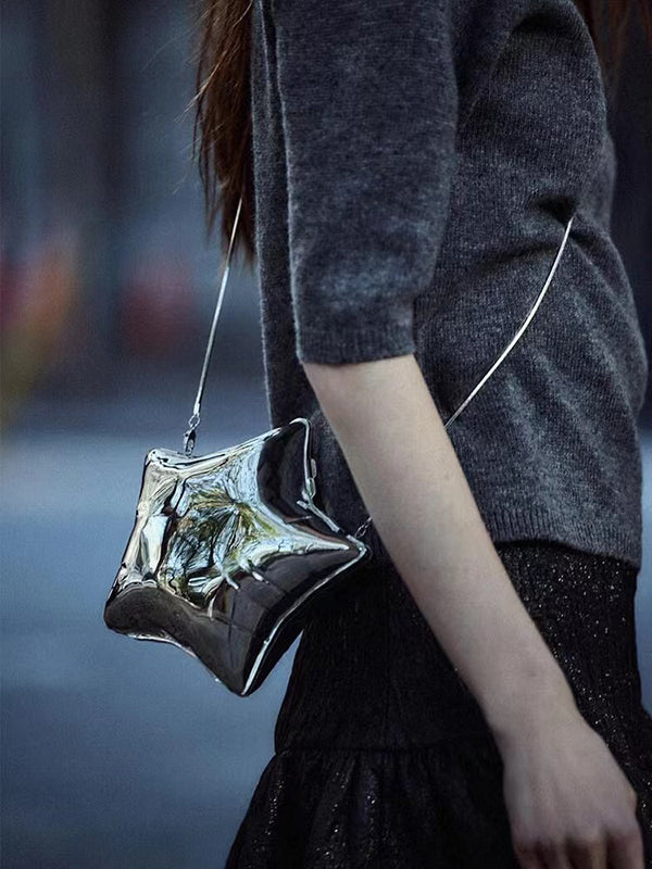 Gracefully Styled Bag for Any Occasion