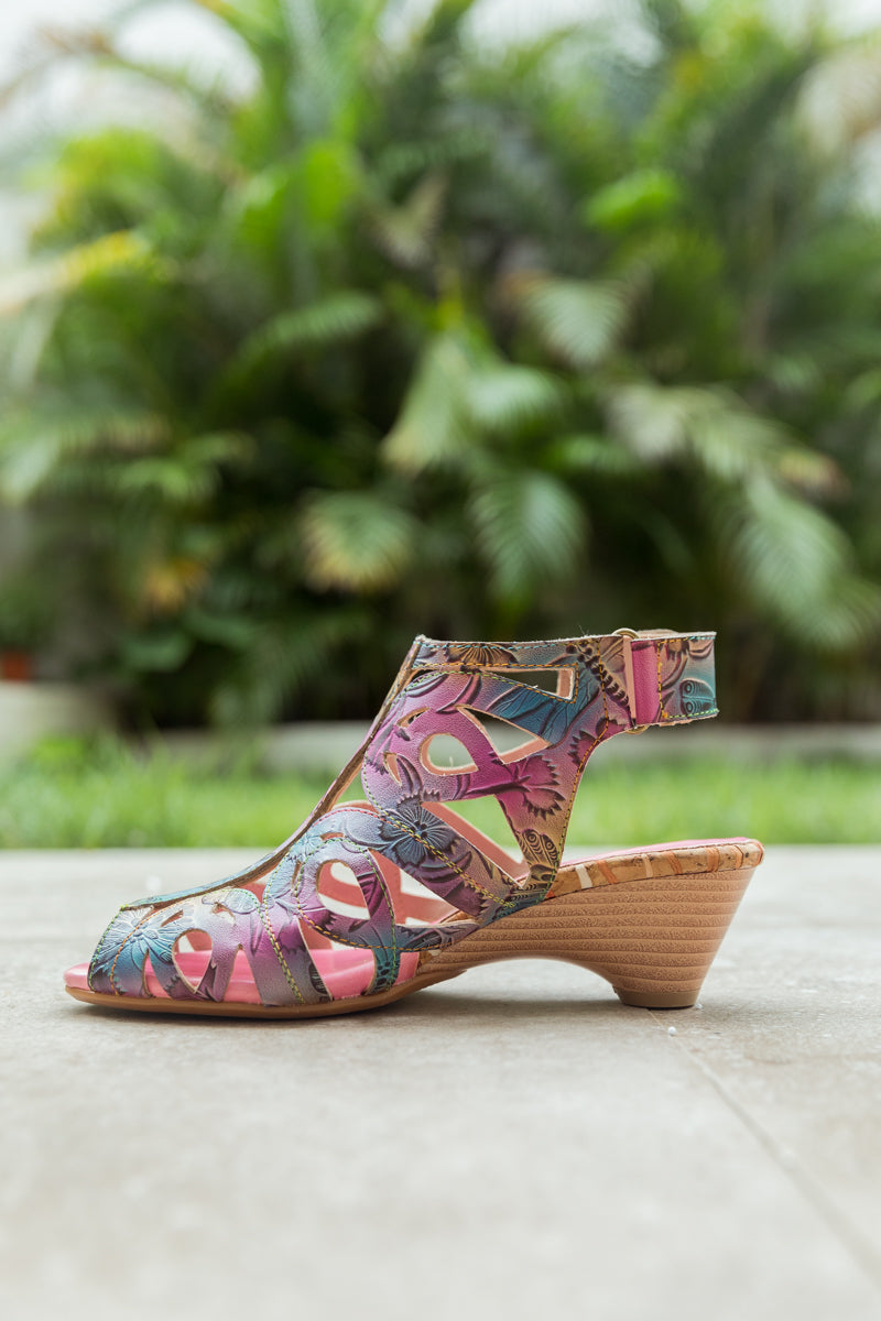Gracefully Styled Garment for Any Occasion