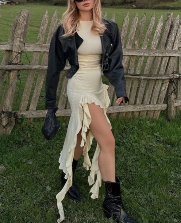 Gracefully Styled Dress for Any Occasion