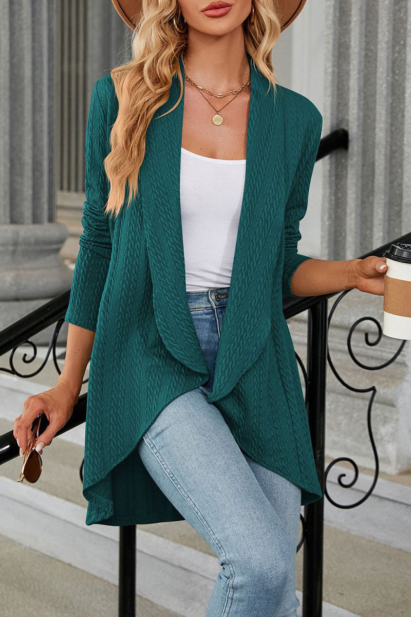 Well Tailored Top with a Graceful Silhouette