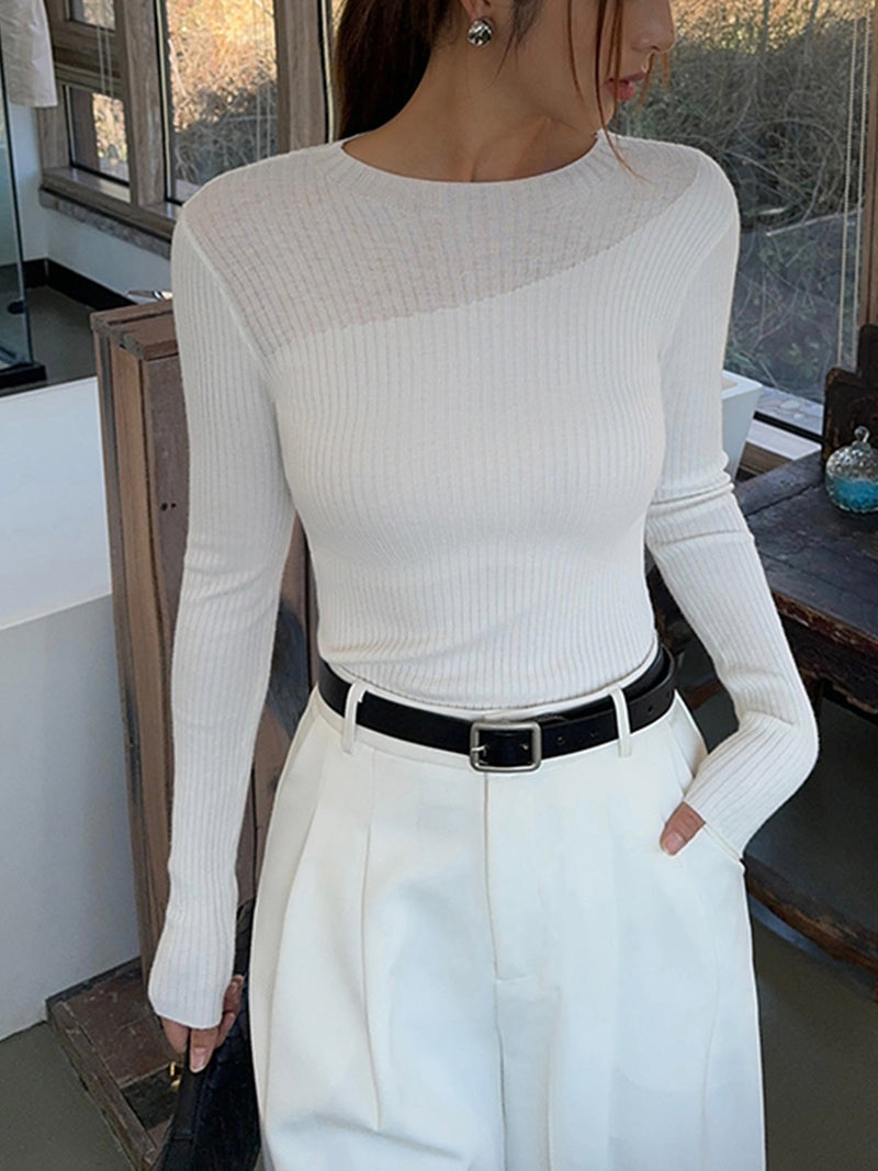 Well Tailored Top with a Graceful Silhouette