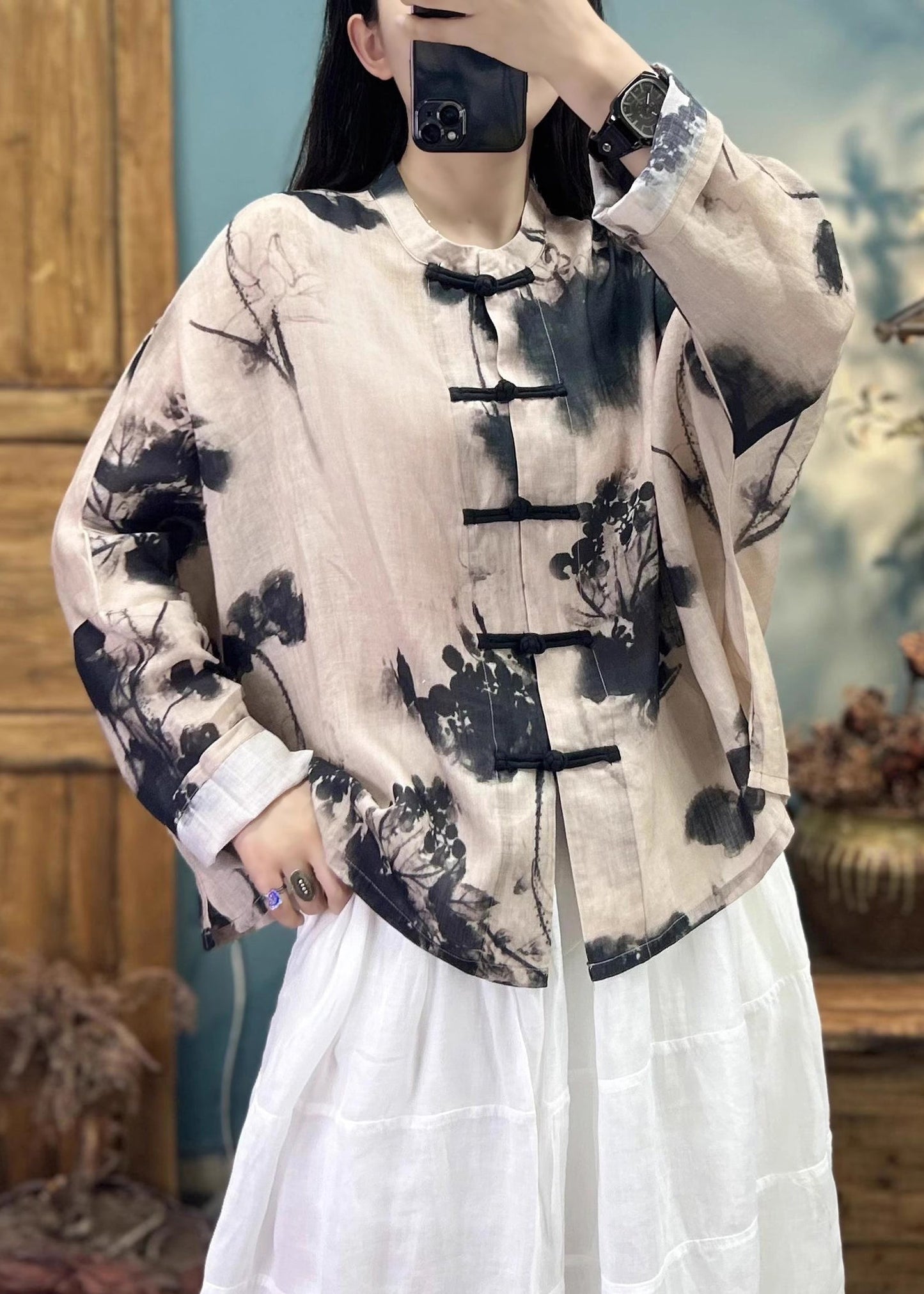 Well Tailored Coat with a Graceful Silhouette