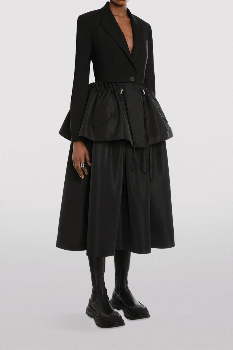 Sophisticated Garment with a Clean Classic Look