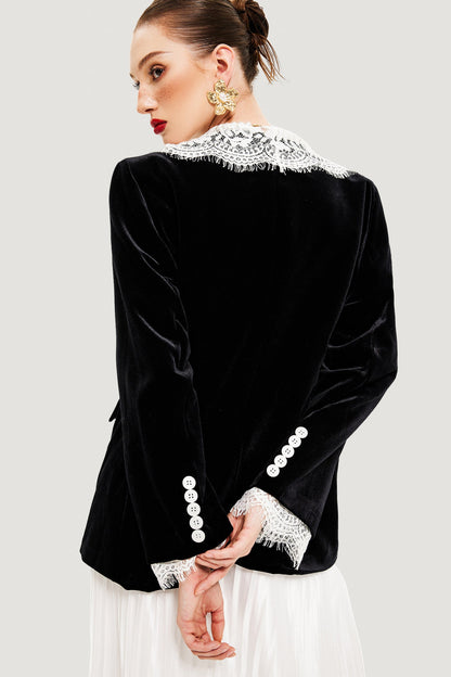 Effortlessly Elegant Garment with a Timeless Design