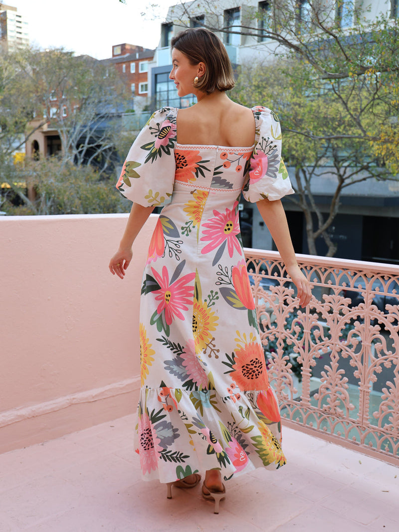 Classic Vintage Dress with a Flattering Fit
