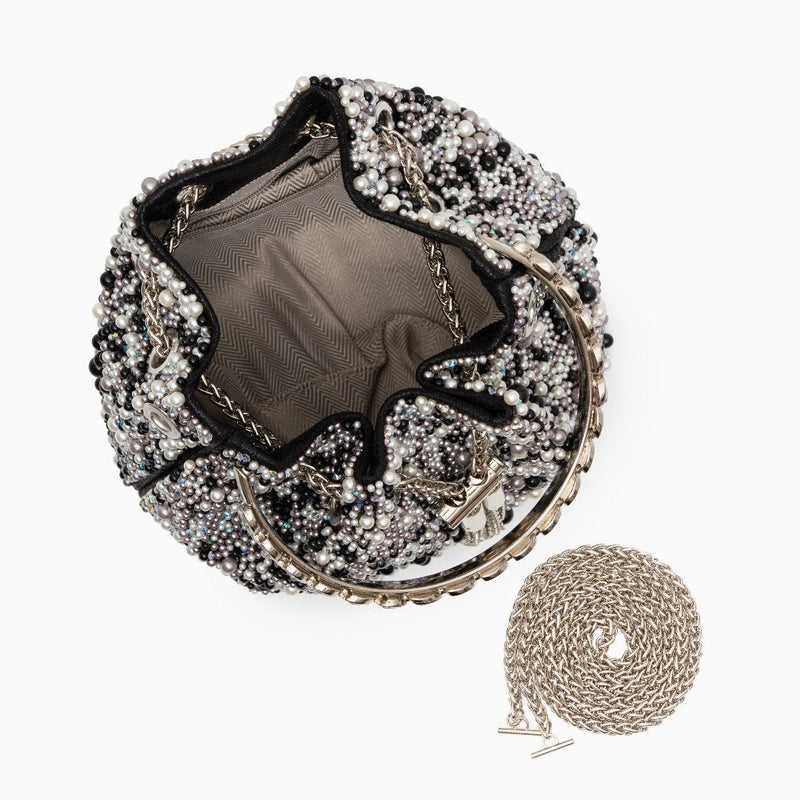 Effortlessly Elegant Bag with a Timeless Design