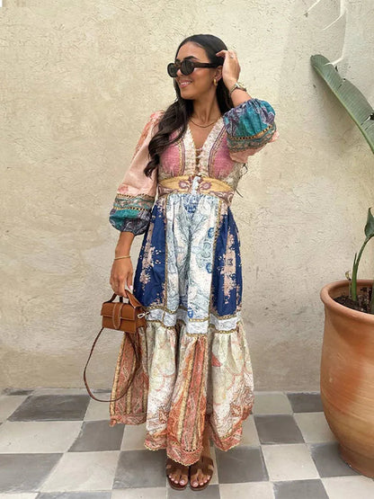 Classic Vintage Dress with a Flattering Fit