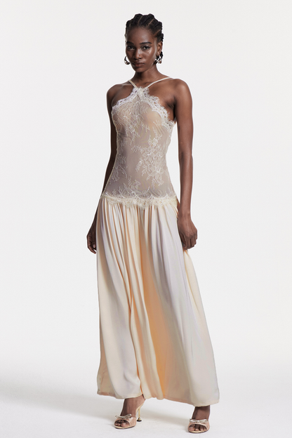 Well Tailored Dress with a Graceful Silhouette