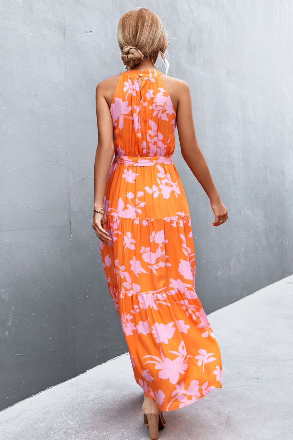 Beautifully Finished Dress in a Timeless Design