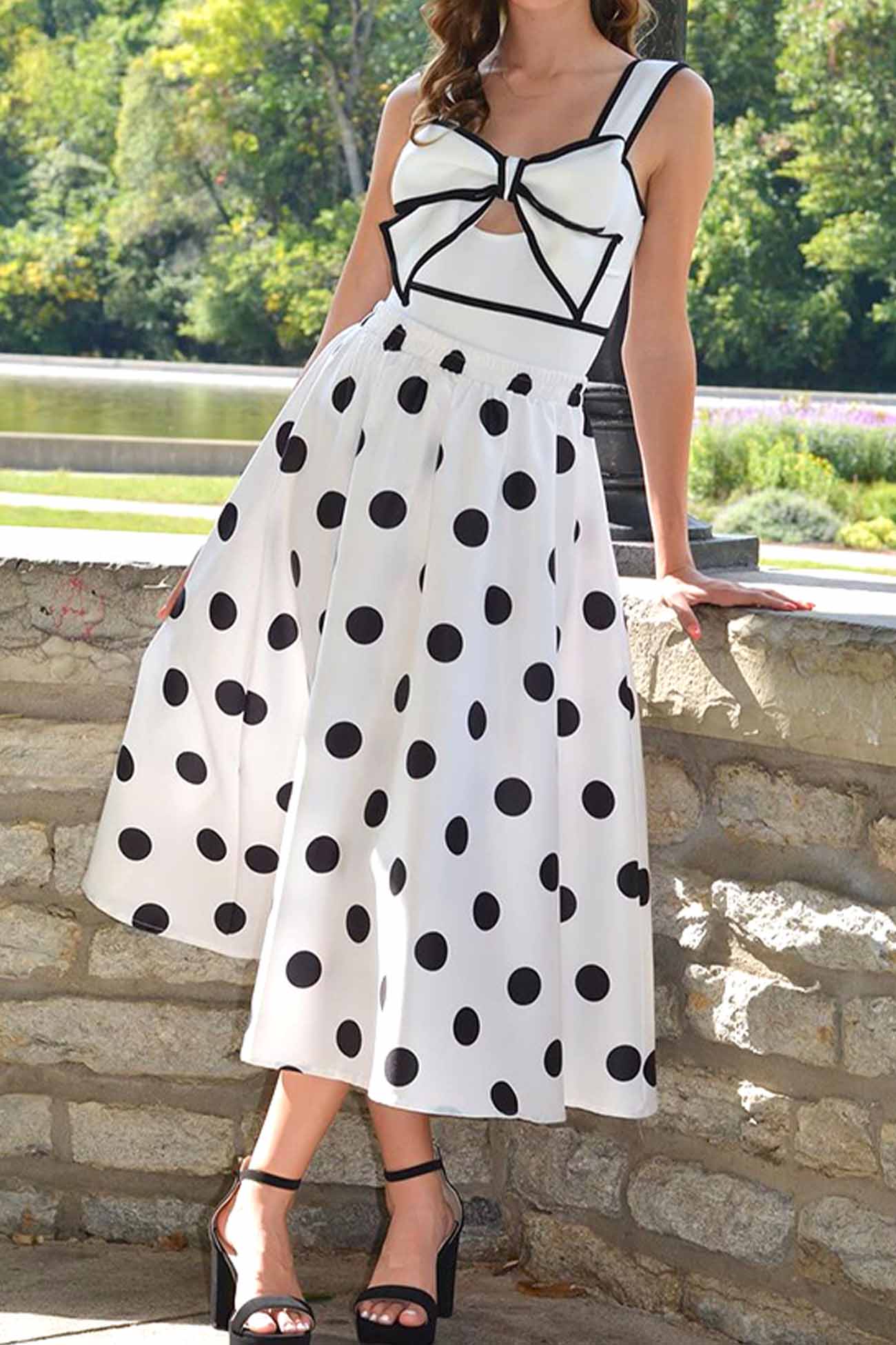 Sophisticated Garment with a Clean Classic Look