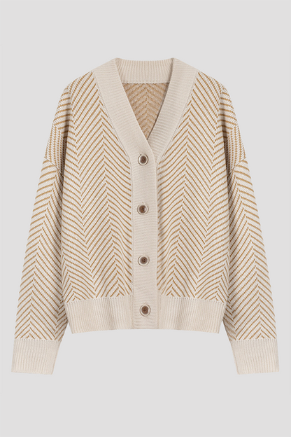 Effortlessly Elegant Sweater with a Timeless Design