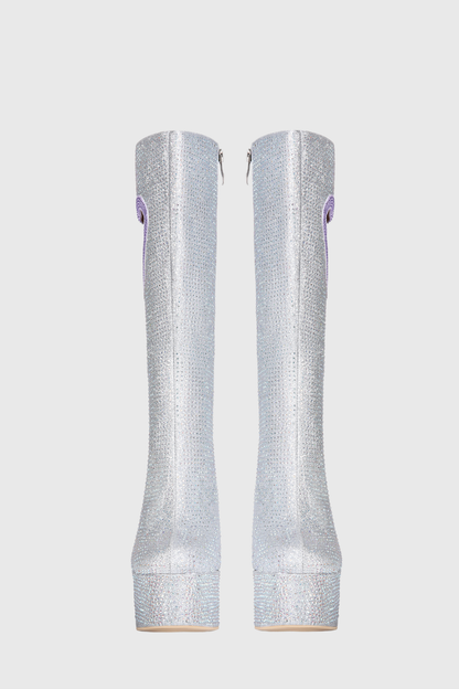 Effortlessly Elegant Boots with a Timeless Design