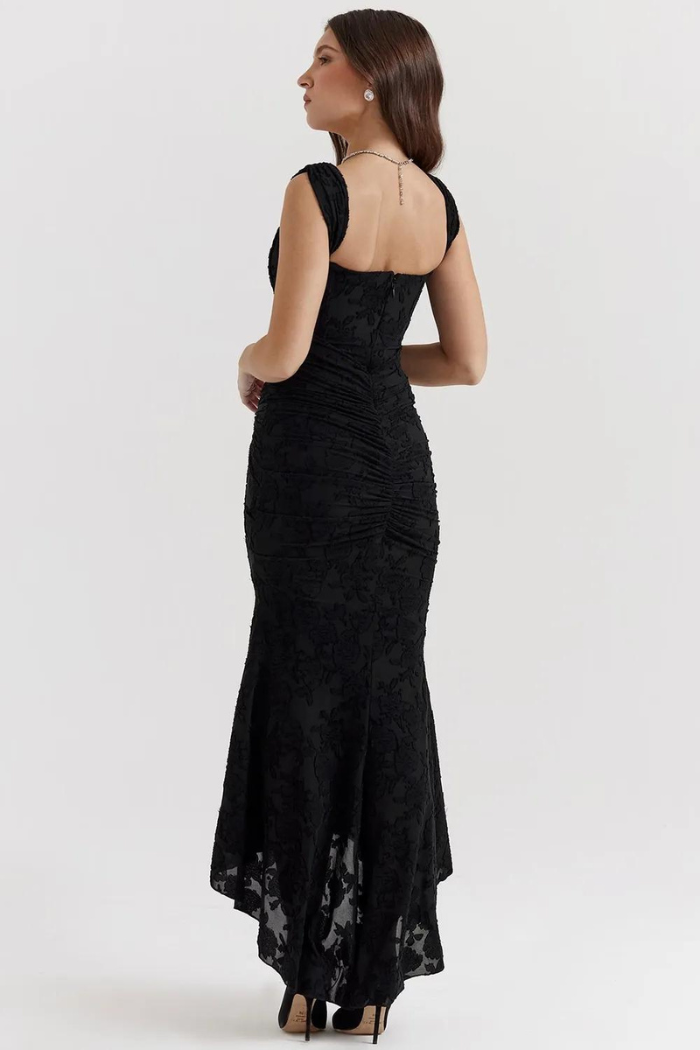 Sophisticated Garment with a Clean Classic Look