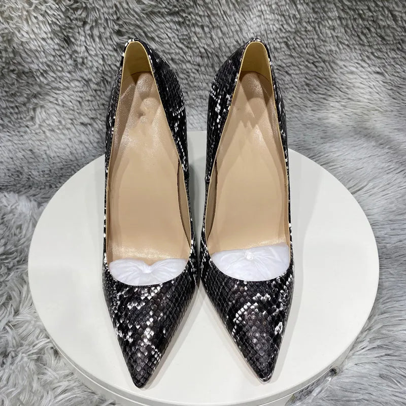 Classic Vintage Shoes with a Flattering Fit