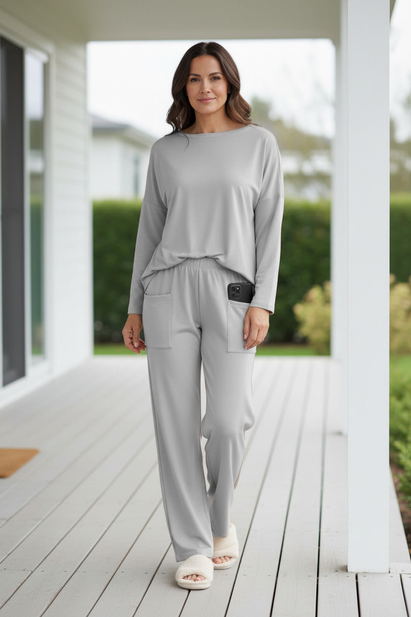 Well Tailored Pullover with a Graceful Silhouette