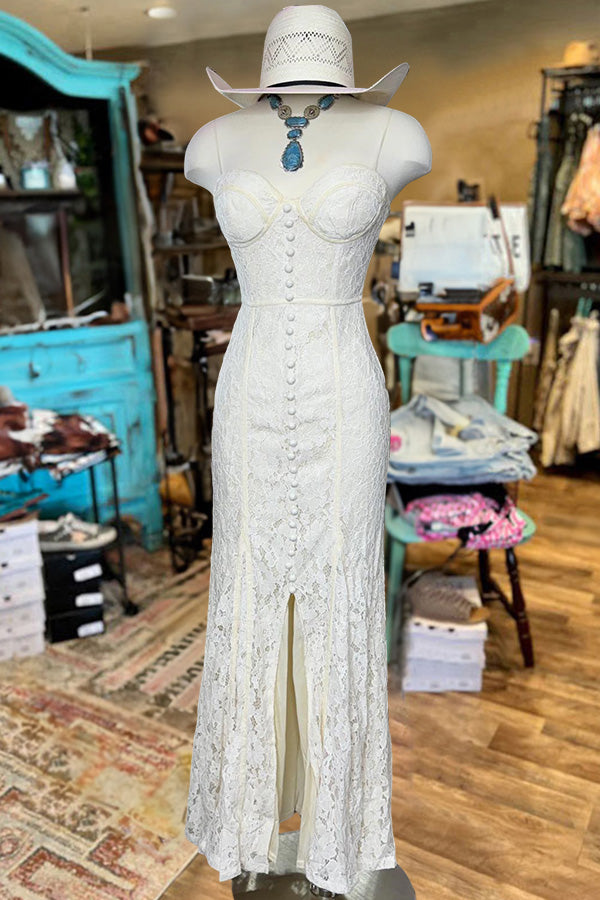 Beautifully Crafted Dress in a Classic Style