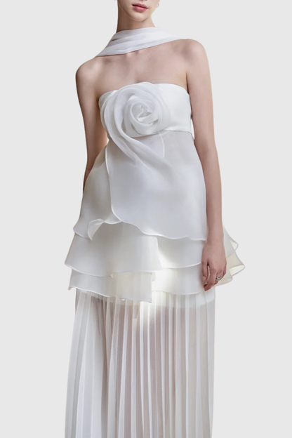 Effortlessly Elegant Dress with a Timeless Design
