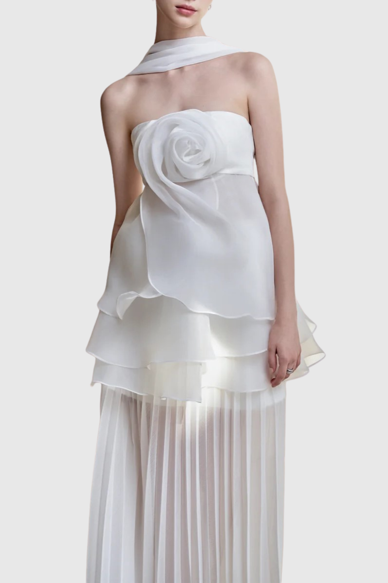 Effortlessly Elegant Dress with a Timeless Design