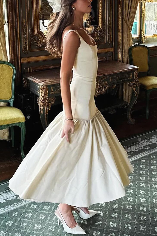 Beautifully Crafted Dress in a Classic Style