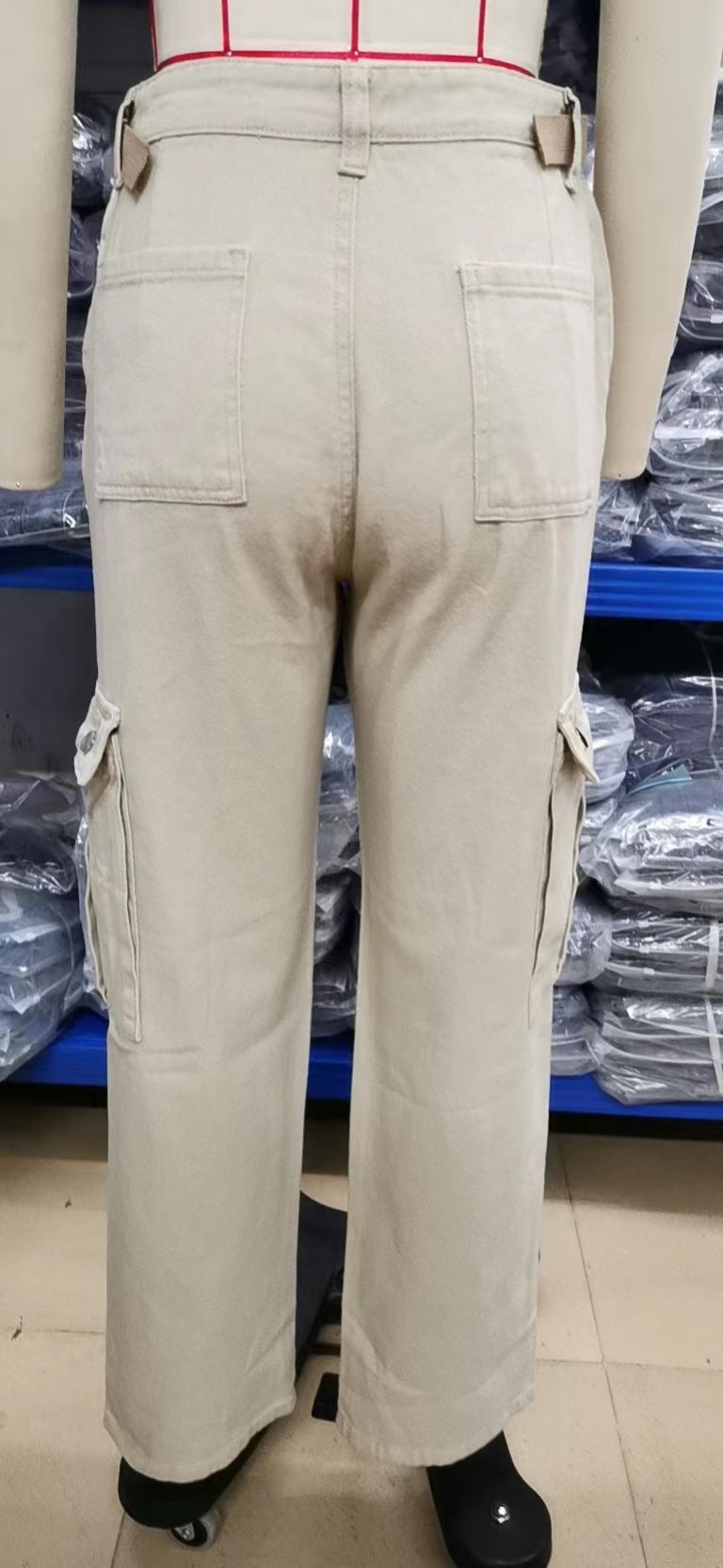 Elegantly Styled Trousers for Everyday Wear