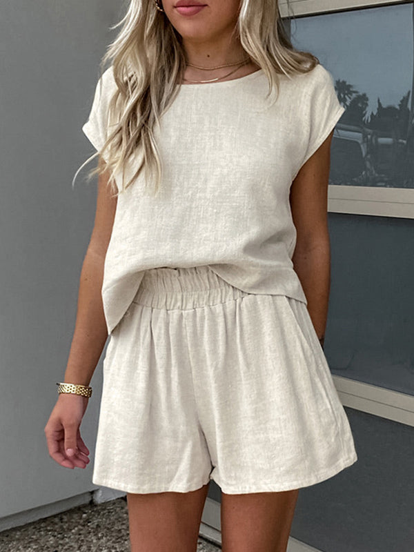Well Tailored Top with a Graceful Silhouette