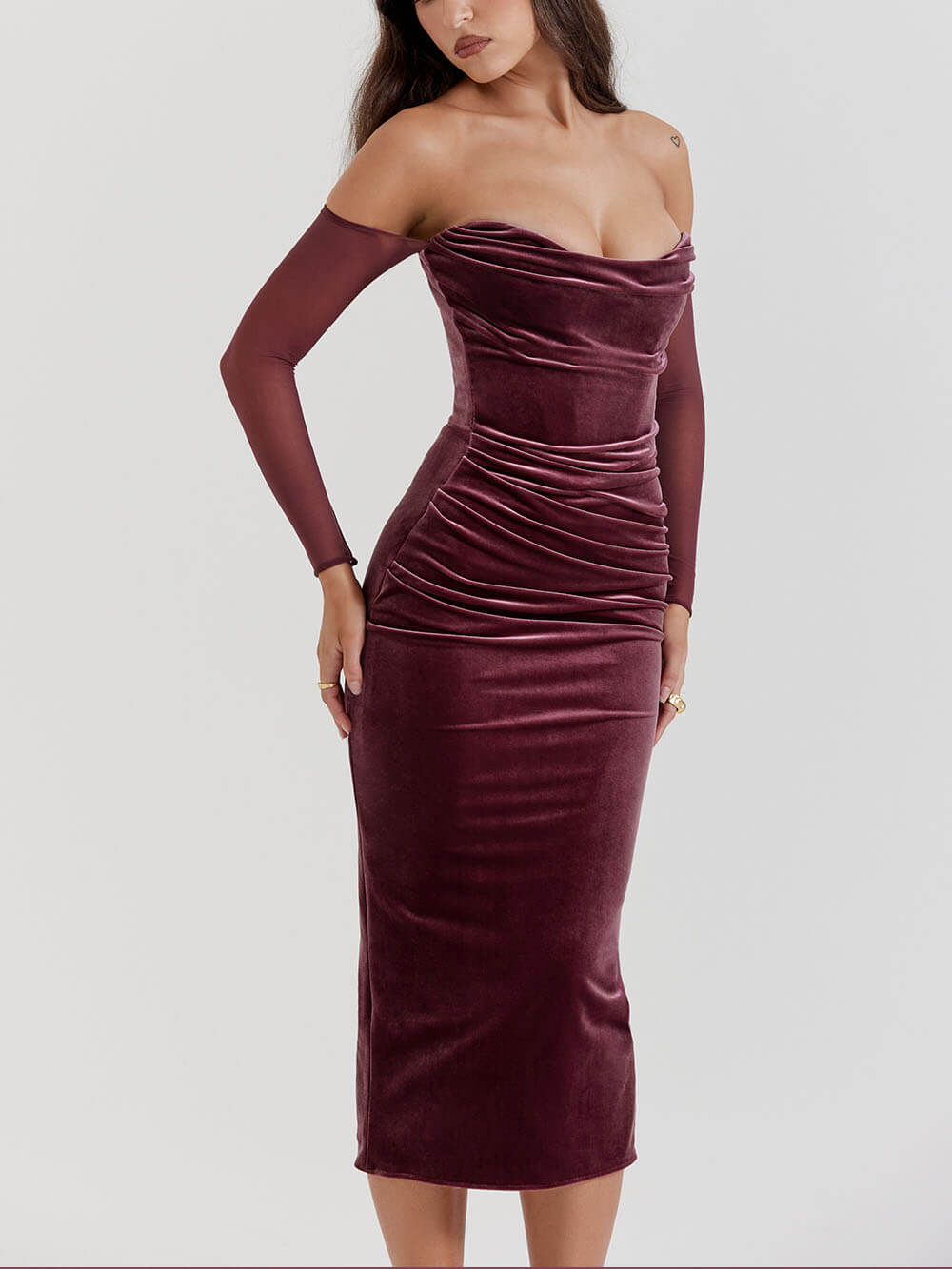 Well Tailored Dress with a Graceful Silhouette