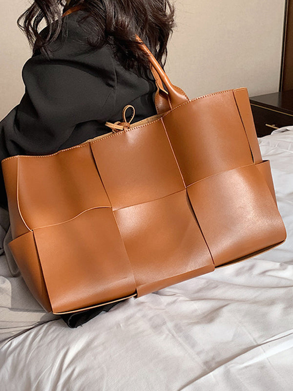 Elegantly Styled Bag for Everyday Wear