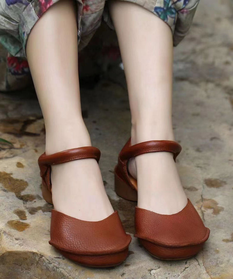 Classic Vintage Sandals with a Flattering Fit