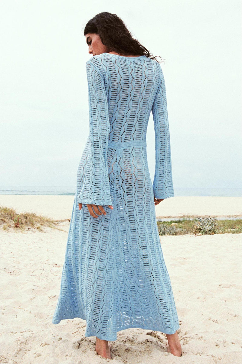 Classic Vintage Sweater with a Flattering Fit