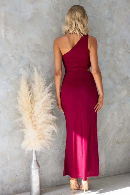 Gracefully Styled Garment for Any Occasion