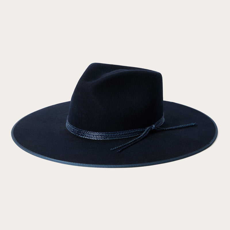 Well Tailored Garment with a Graceful Silhouette