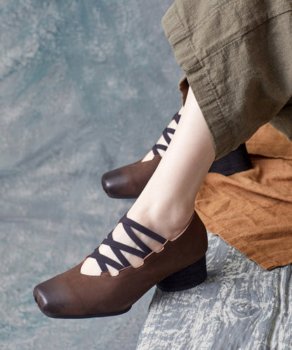 Effortlessly Elegant Heels with a Timeless Design