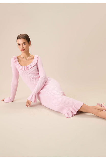Well Tailored Dress with a Graceful Silhouette